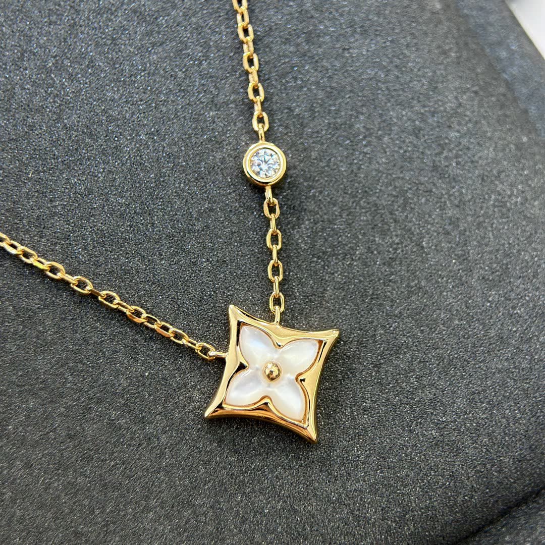 Louis Vuitton Gold Star Necklace with Diamond and Pearl